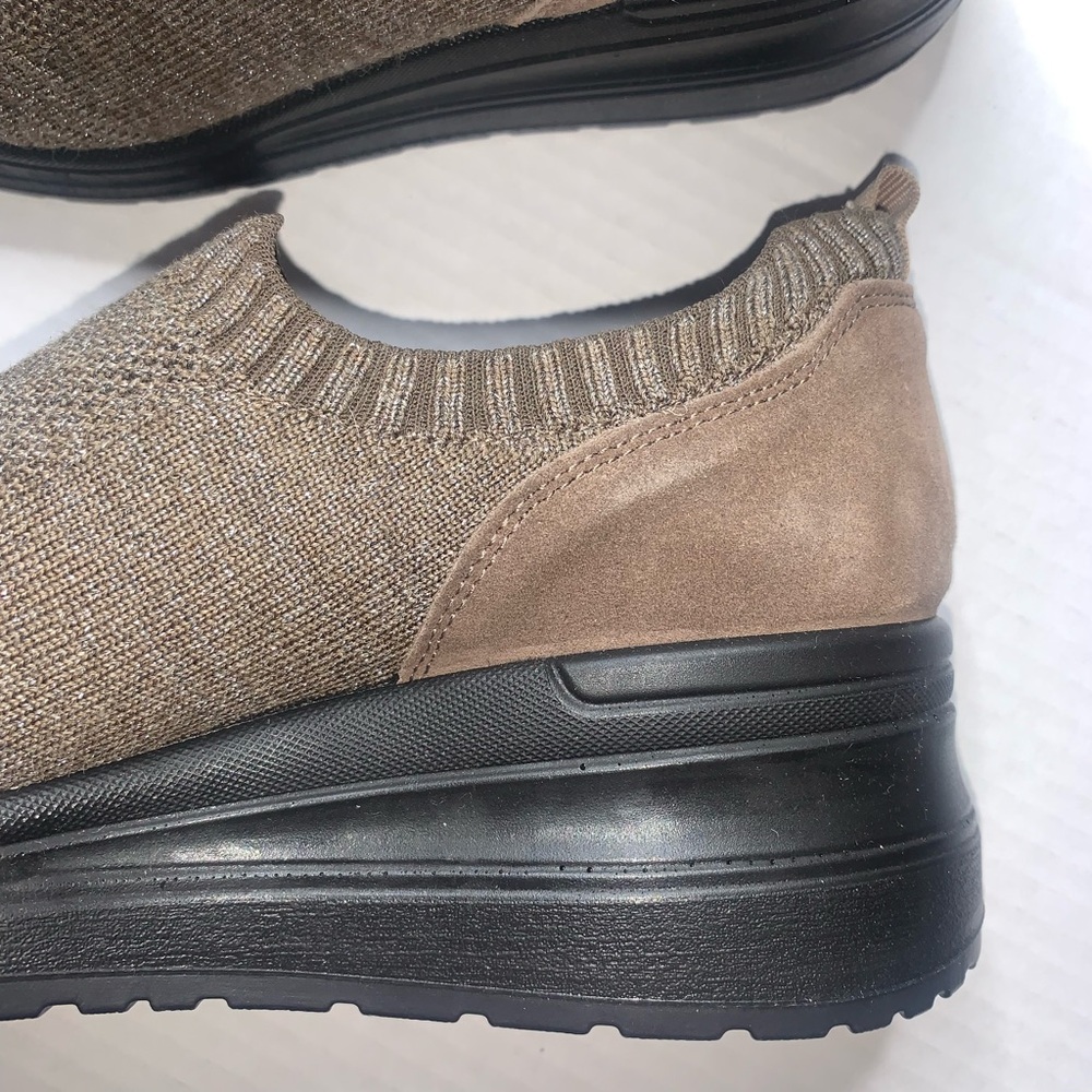 ENVAL SOFT Women's Comfort Slip-On Wedge. Taupe. Euro Size 39. (7.5-8 U.S.)‎ - Picture 8 of 13